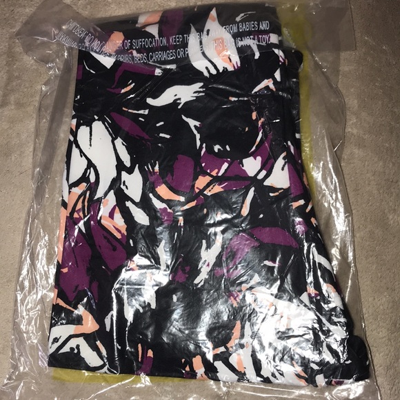 Balance Collection medium magenta lust stained abstract leggings New - Picture 4 of 4
